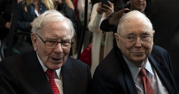 Tỉ phú Warren Buffett mất ‘cánh tay phải’ Charlie Munger