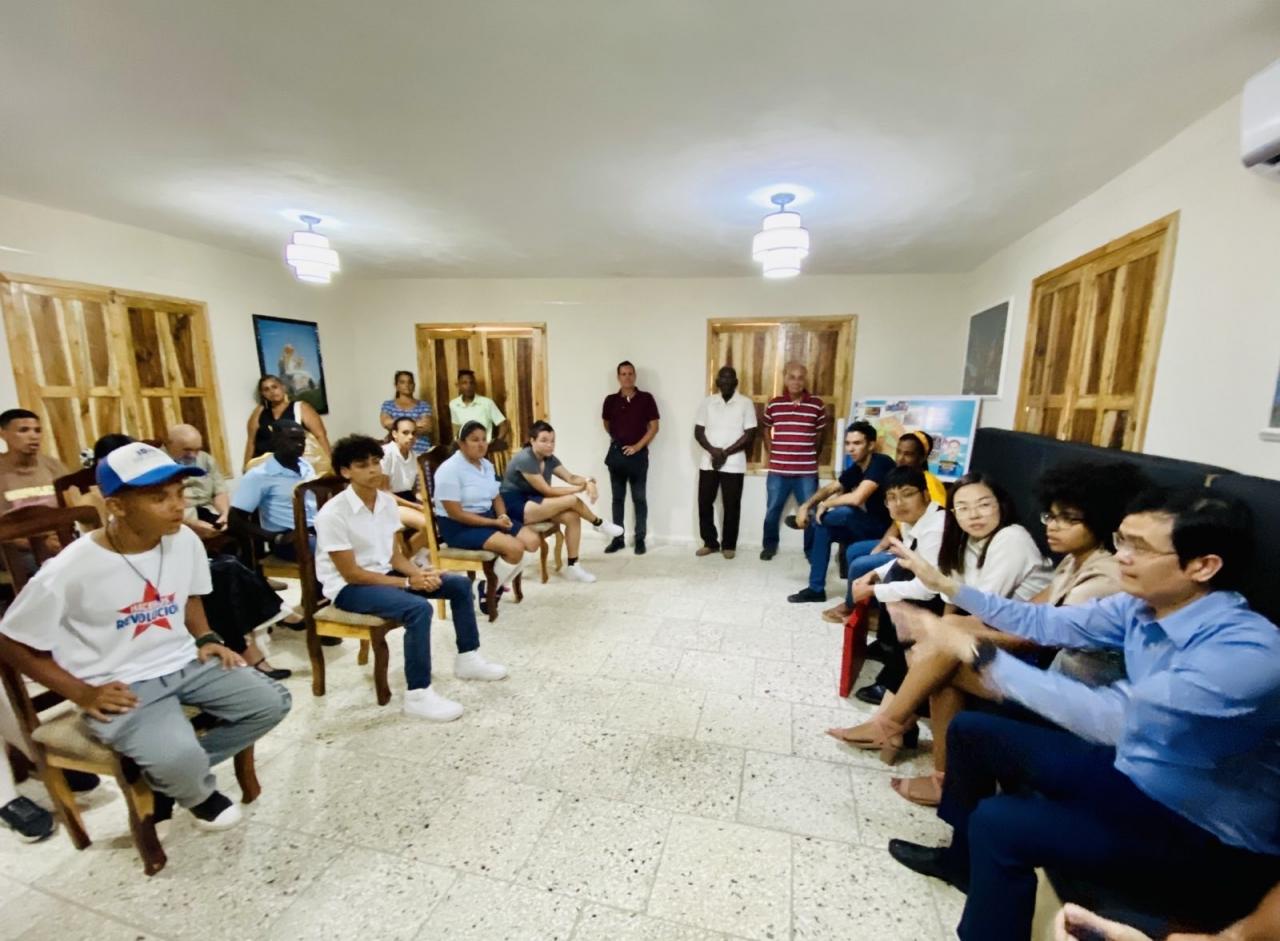 Momentos improvisados con jóvenes cubanos sindicalistas y estudiantes foto 4
