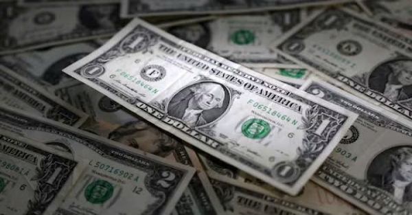 El dólar sigue cayendo