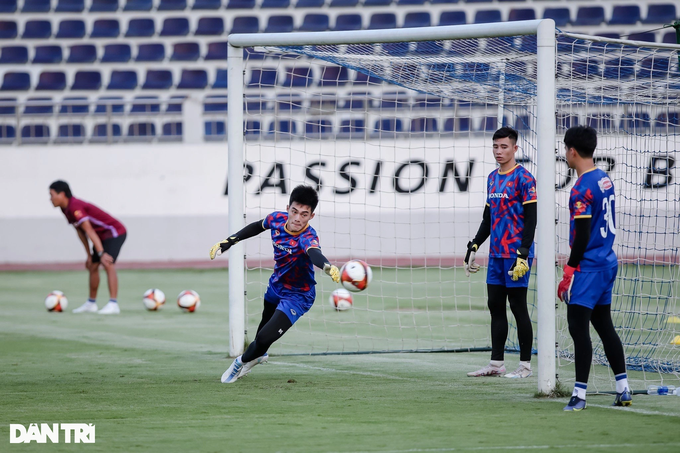 Thủ môn Quan Văn Chuẩn đặt mục tiêu bất ngờ trước thềm SEA Games - 1