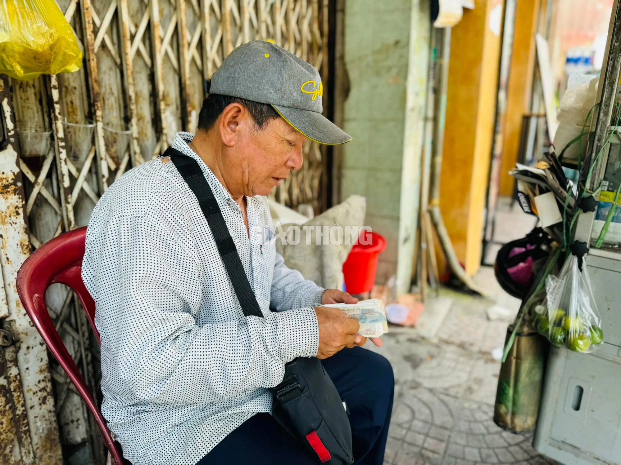 TP.HCM: Trả phí thuê vỉa hè, người dân thoát cảnh nơm nớp chạy trốn nhân viên đô thị- Ảnh 10.