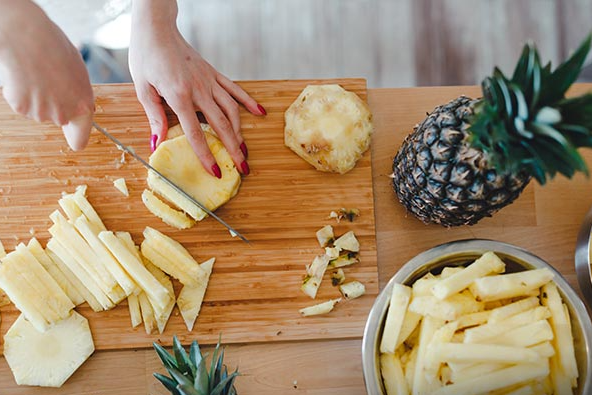 Manger de l'ananas peut également être nocif si vous ne savez pas comment faire.