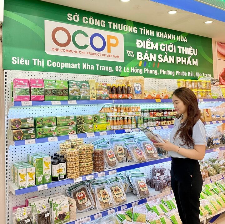 OCOP 제품은 Co.opmart와 Co.opXtra가 전시하고 고객에게 소개합니다.