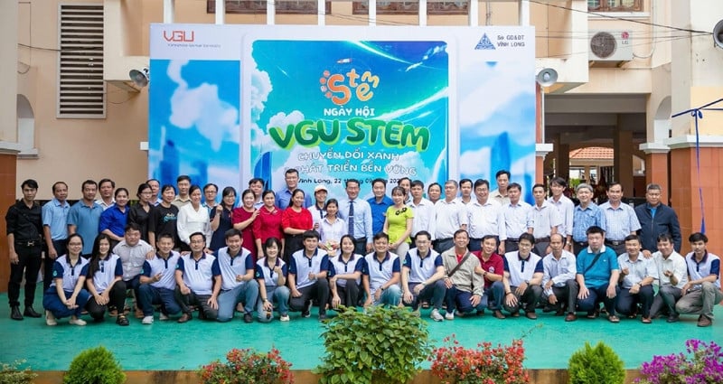 เทศกาล STEM ของ VGU มาถึงจังหวัด Vinh Long และโรงเรียนมัธยมศึกษา 25 แห่งในภาคใต้แล้ว