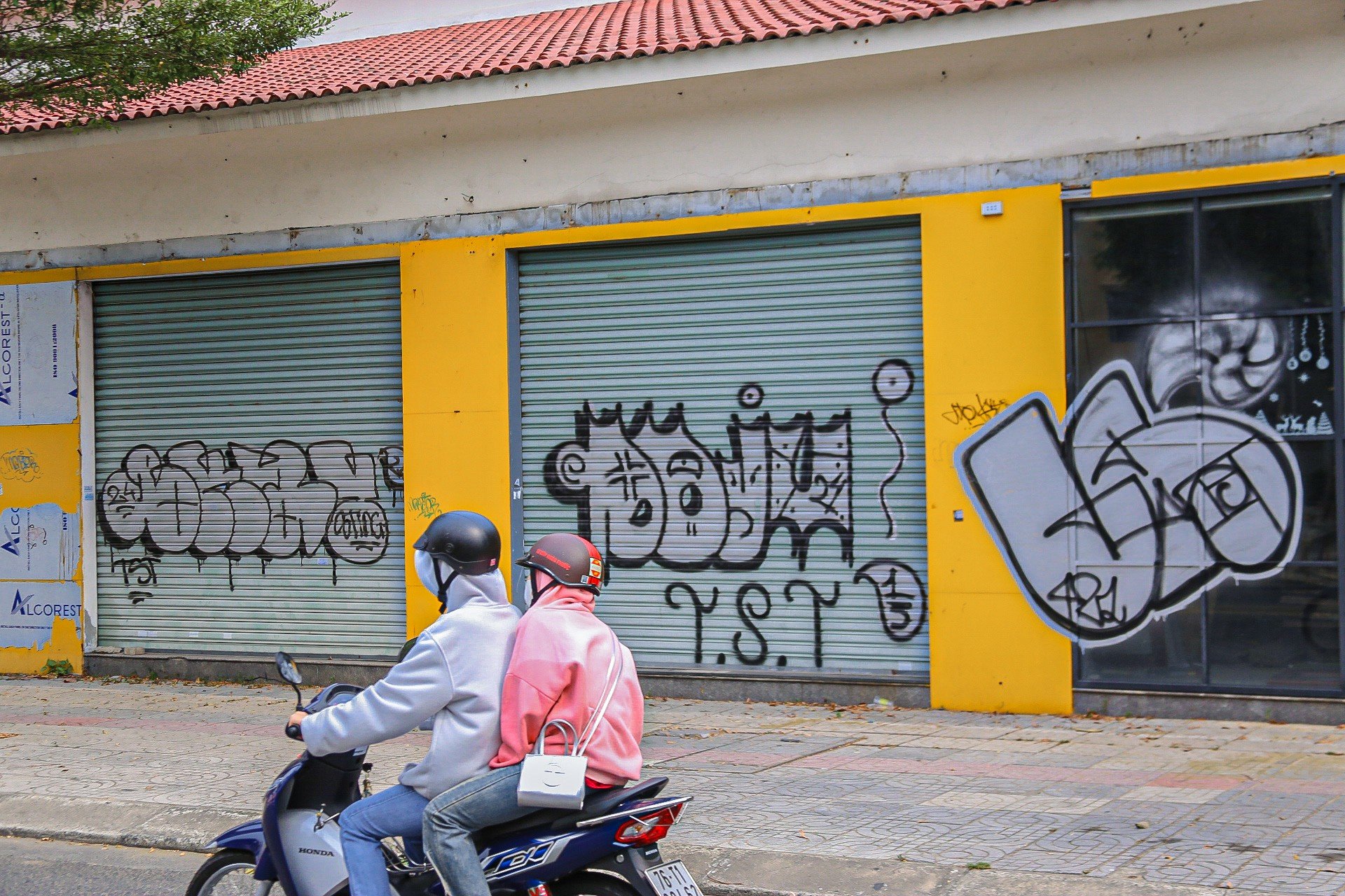 Viele Straßen in Da Nang sind schmutzig Foto 6