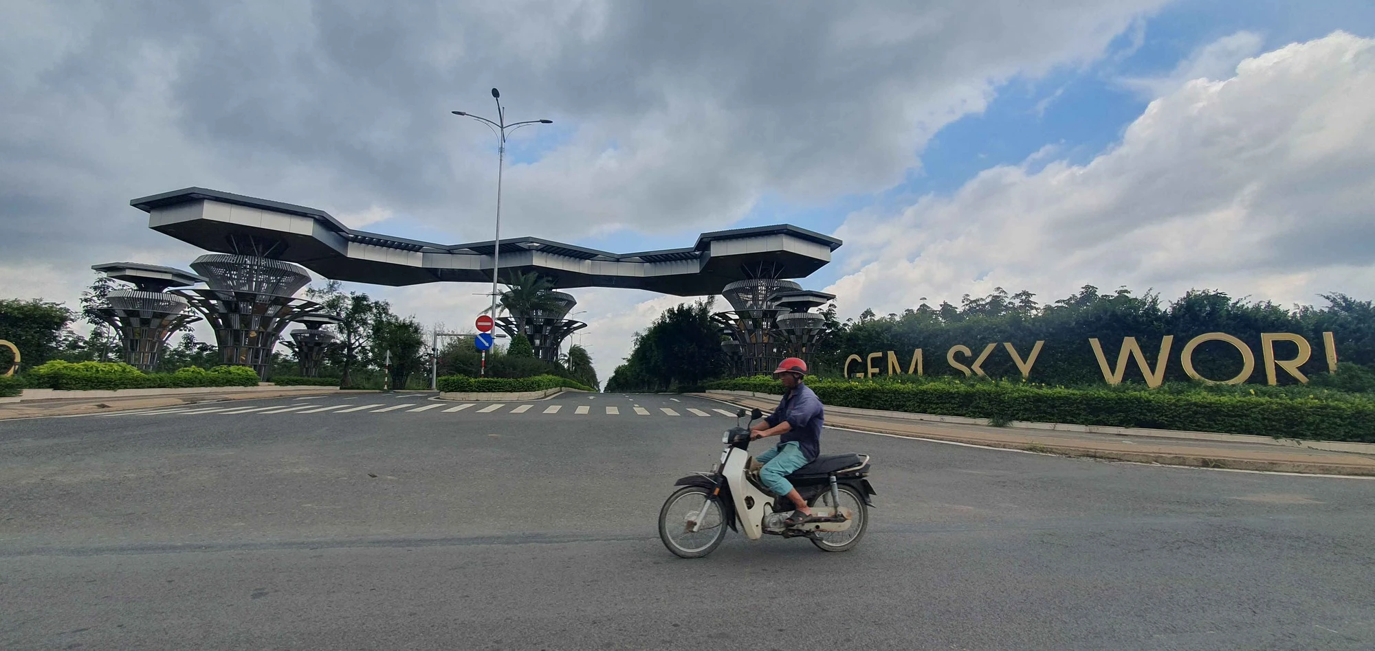 Đồng Nai: Dự án Gem Sky World được phép chuyển nhượng hàng ngàn thửa đất - Ảnh 1.