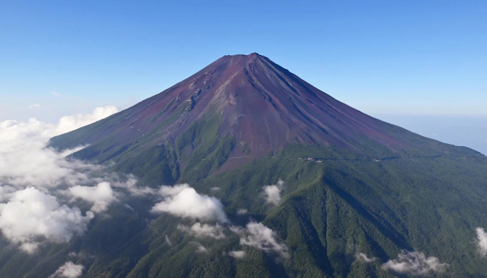 Le mont Fuji n'a toujours pas de neige, battant un record vieux de 130 ans