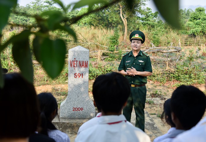 Ươm mầm tình yêu biên giới - Ảnh 2.