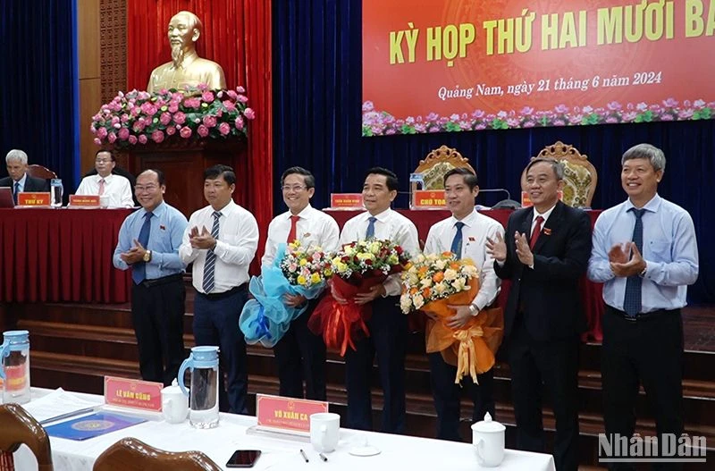 Comrade Le Van Dung was elected Chairman of the People's Committee of Quang Nam province.