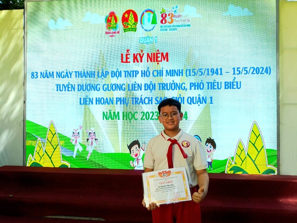 Thủ khoa lớp 6 Trường Trần Đại Nghĩa đạt 96,5/100 điểm - 2