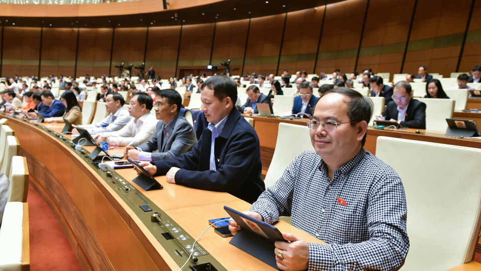 Diputados de la Asamblea Nacional asistentes a la 8ª sesión, 15ª Asamblea Nacional. Foto: Quochoi.vn