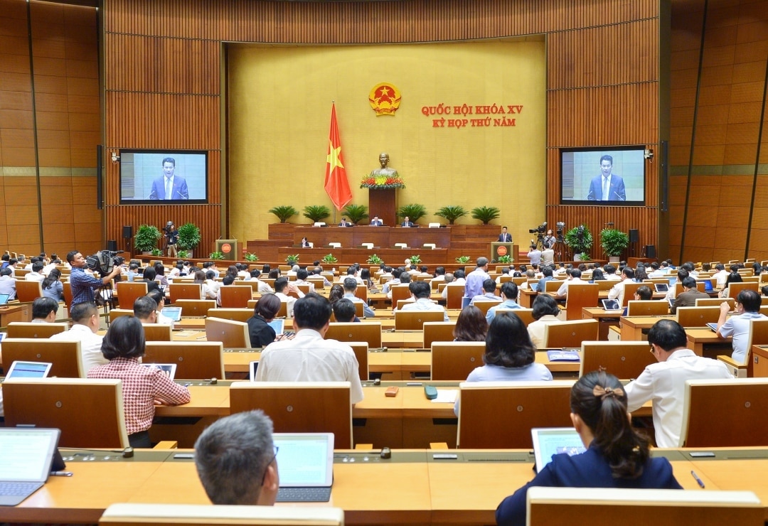 Working session in the hall. Photo: quochoi.vn