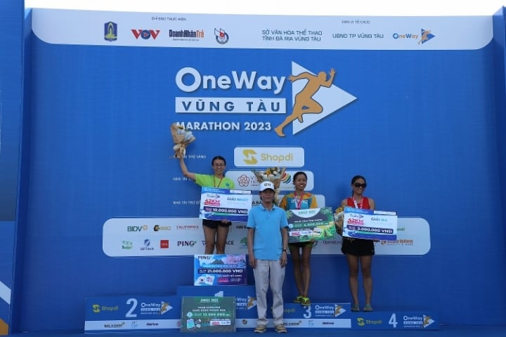 Trải nghiệm thú vị của nhà vô địch sau vạch đích OneWay Marathon Vũng Tàu 2023 - 2