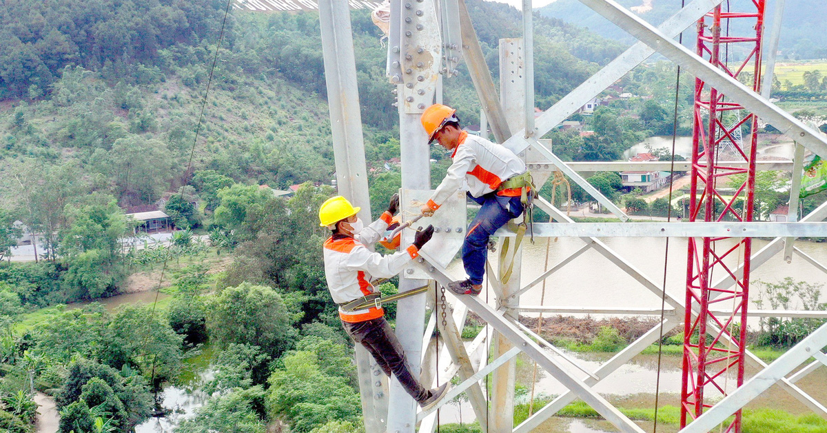 500kV 3호선이 추가되어 북쪽으로 전기를 공급하게 되면 국가 전력 송전 수익은 5,000억 VND를 넘습니다.