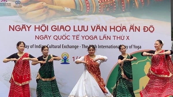 Reiche indische Kulturfarben in Hanoi