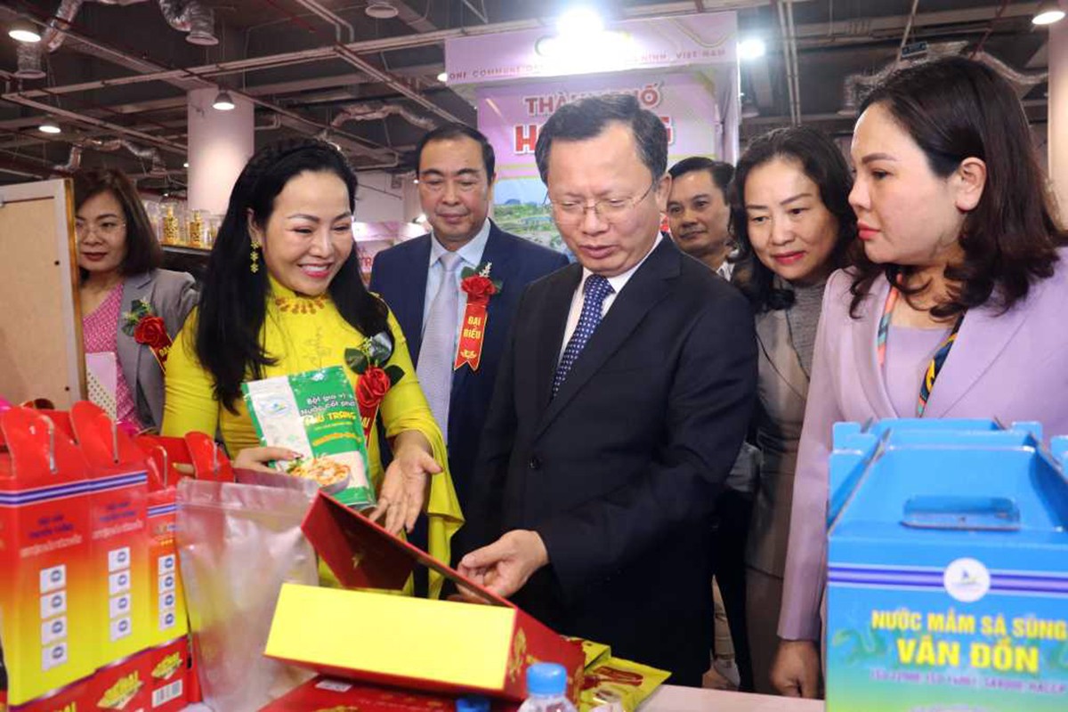 Event - Quang Ninh: 200 booths participating in the 2024 Spring Fair