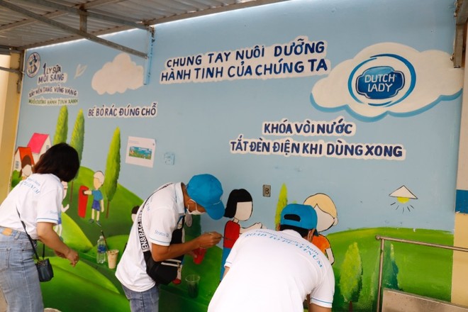 “Ngày vì cộng đồng FrieslandCampina” nhằm tuyên truyền về bảo vệ môi trường xanh cho các em học sinh tiểu học