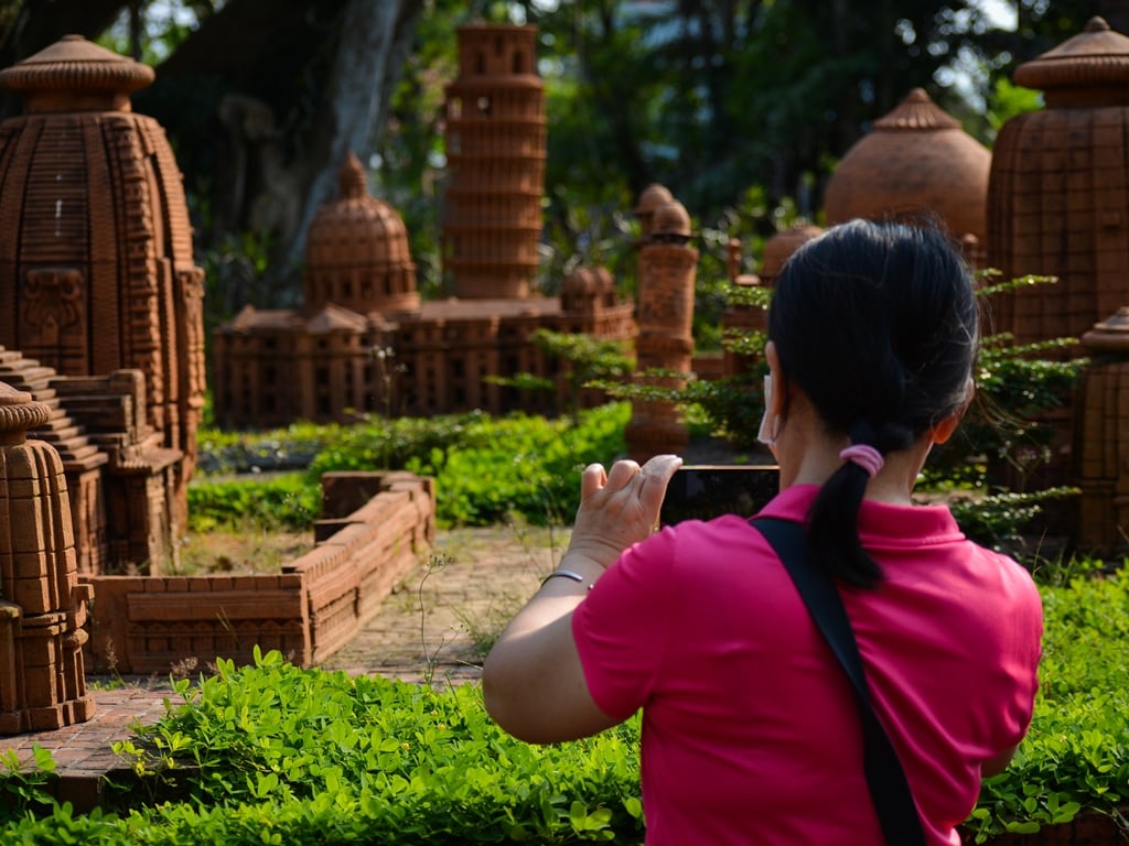 Chiêm ngưỡng biểu tượng thế giới thu nhỏ làm bằng gốm ở Hội An - Ảnh 8.