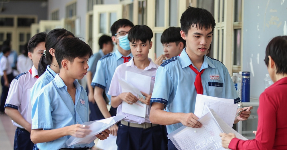 Ho Chi Minh City's 10th grade benchmark scores have dropped sharply, possibly by up to 3 points.