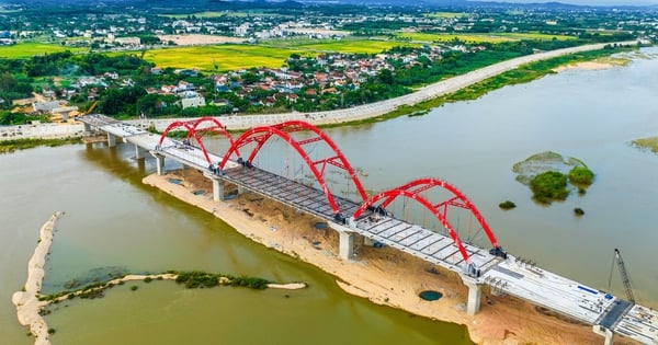 El puente Tra Khuc, de 850.000 millones de dólares, se inaugurará al tráfico a finales de este año