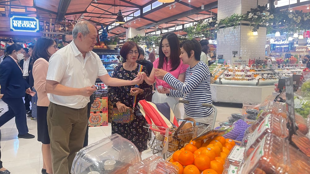 Los lichis de Bac Giang cubren el mayor centro comercial de Bangkok |=> Publicado en el periódico Bac Giang