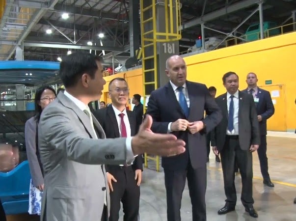 Le président de la République de Bulgarie visite et travaille au complexe industriel VinFast Hai Phong