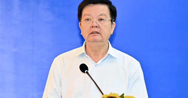 Mr. Mai Van Chinh is Head of the Central Mass Mobilization Commission.