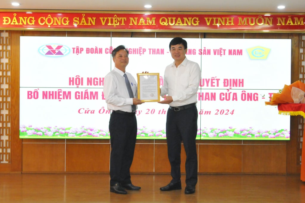 TKV: Announcement of decisions on personnel work at Cua Ong Coal Selection Company and Quang Ninh Coal Processing Company