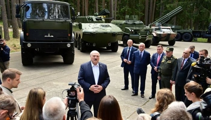 Belarus begins receiving tactical nuclear weapons from Russia