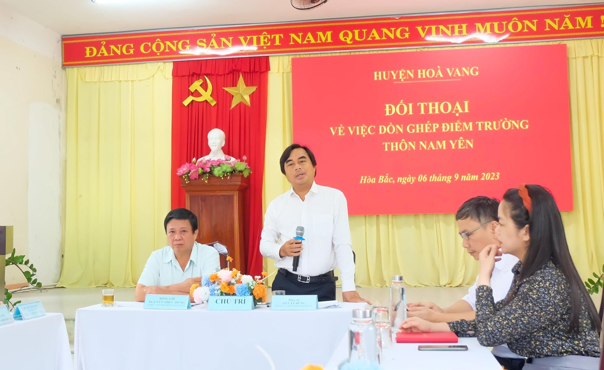 Phụ huynh không cho con đến trường mới học: Lãnh đạo huyện đến gõ cửa vận động - Ảnh 2.