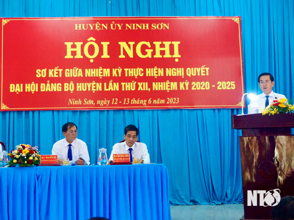 Ninh Sơn sơ kết giữa nhiệm kỳ thực hiện Nghị quyết Đại hội Đảng bộ huyện lần thứ XII