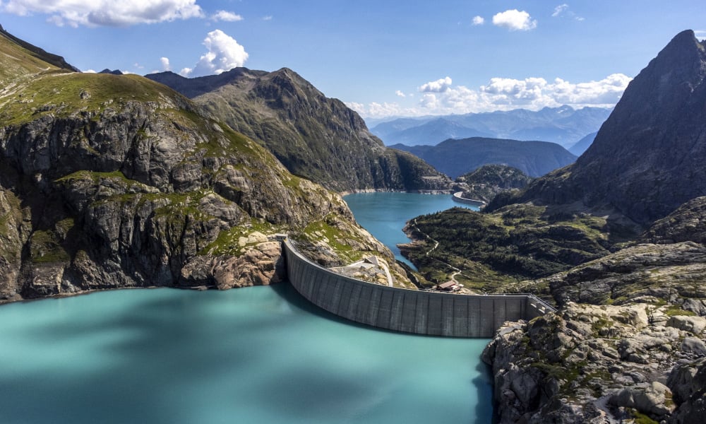 Sistema de batería gigante construido a partir de dos lagos