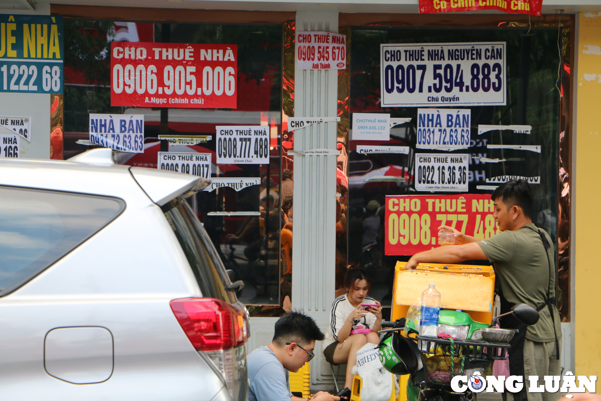 ホーチミン市の主要道路に家賃値上げの波が戻ってきている（写真2）。