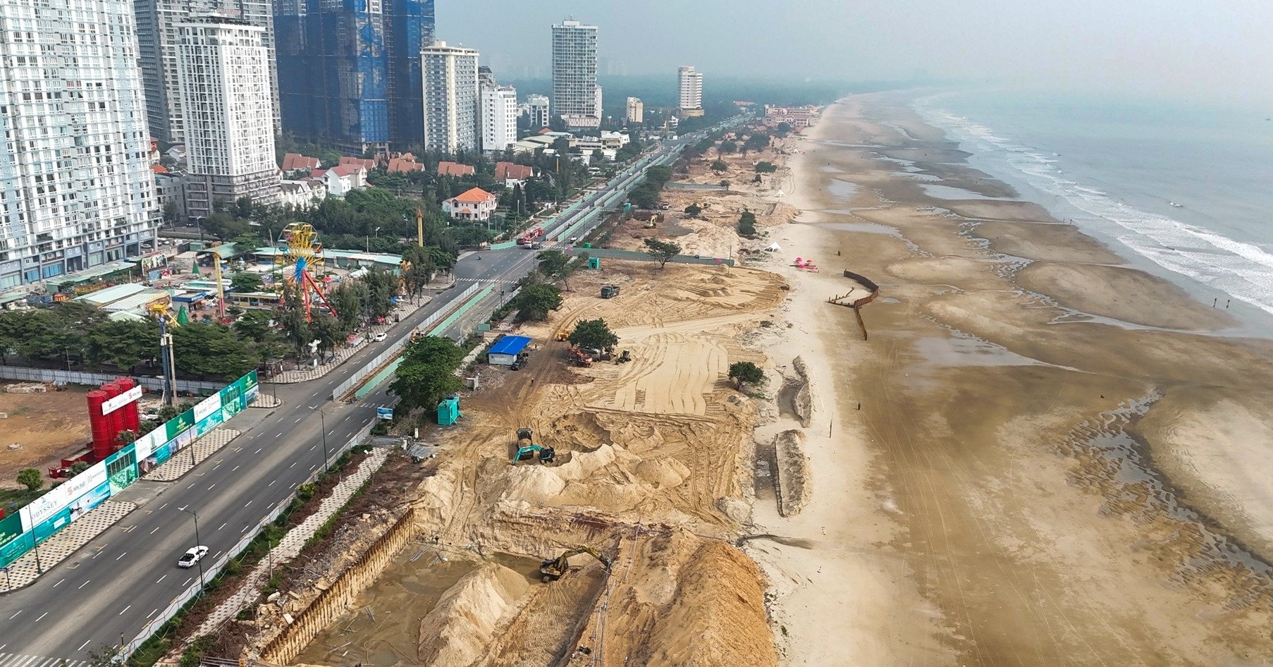 Primer plano de la fachada de Back Beach de Vung Tau después de más de un mes de renovación