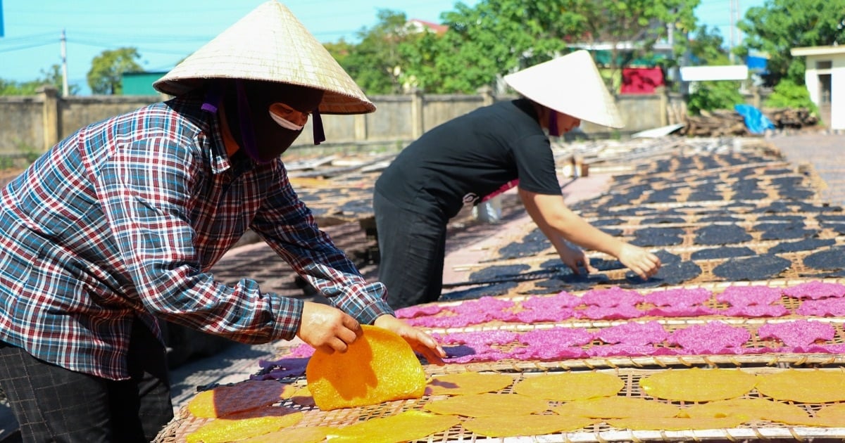 Nơi phụ nữ hong bếp, phơi nắng tạo ra thứ bánh mang về 4,5 tỷ đồng mỗi năm