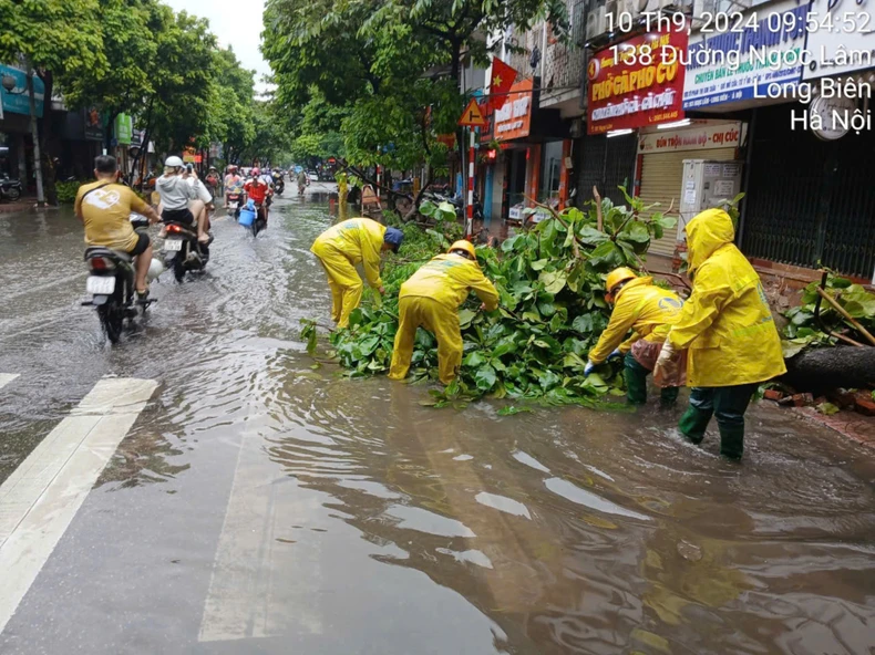 Die Überschwemmungen des Thao-Flusses überschreiten das historische Niveau, steigende Wasserstände des Roten Flusses wirken sich auf einige Gebiete in Hanoi aus, Foto 37