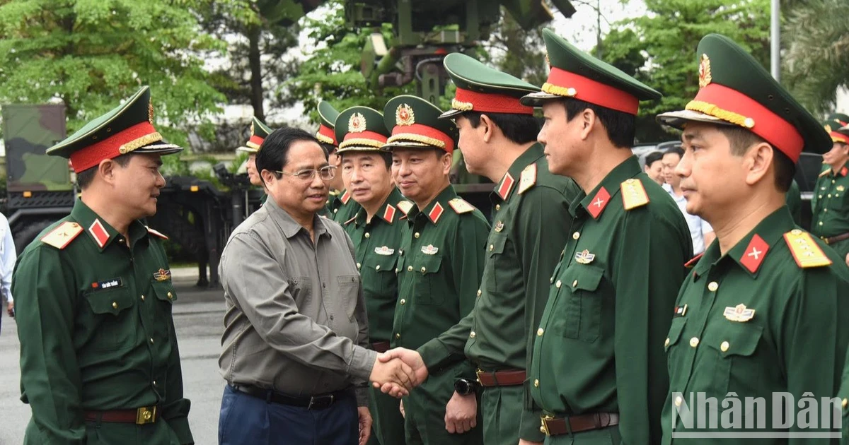 [Ảnh] Thủ tướng Phạm Minh Chính thăm và làm việc với Tập đoàn Viettel