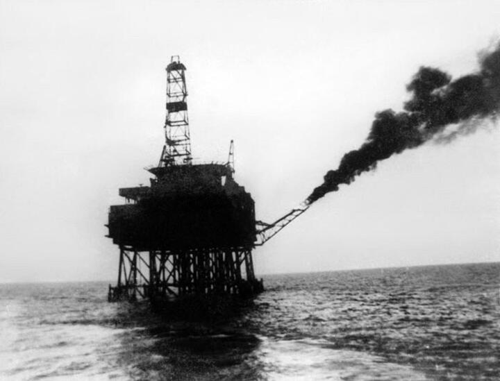 La plataforma MSP1 produjo la primera tonelada de petróleo en el campo Bach Ho en 1986.