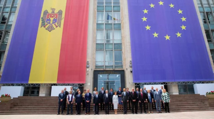 Die EU-Länder erklären sich bereit, über die Aufnahme der Ukraine und Moldawiens zu verhandeln. (Foto: Getty)