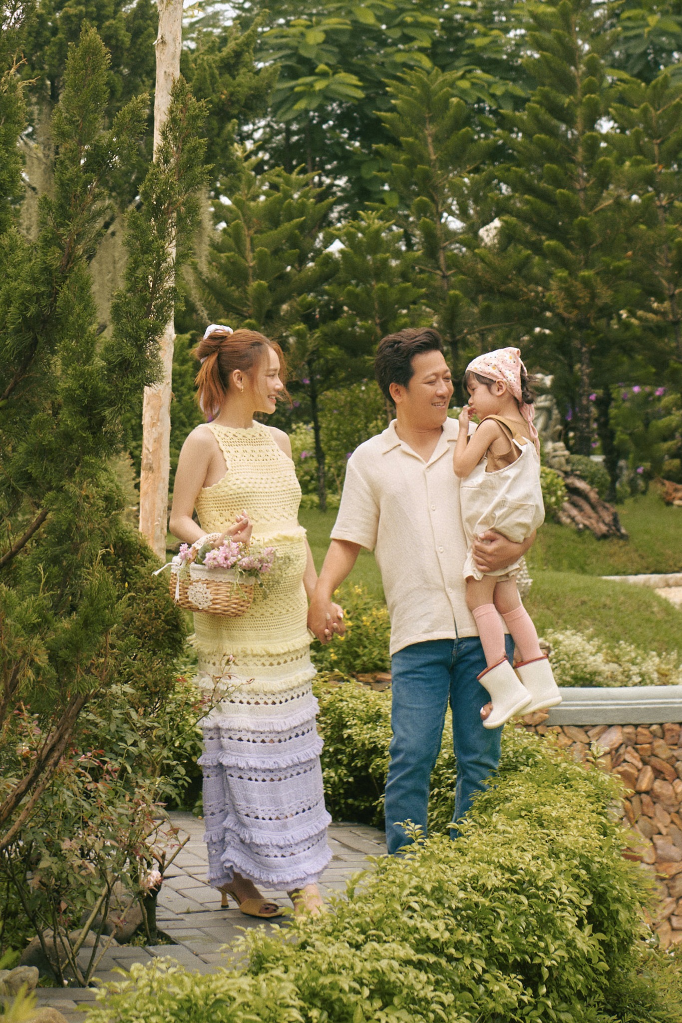 Gia đình Trường Giang - Nhã Phương khoe ảnh hạnh phúc - Ảnh 4.