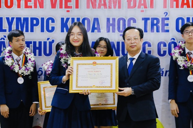 ฮานอยเป็นประเทศที่มีนักเรียนดีเด่นของประเทศ ภาพที่ 1