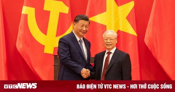 General Secretaries of Vietnam and China exchange New Year greetings