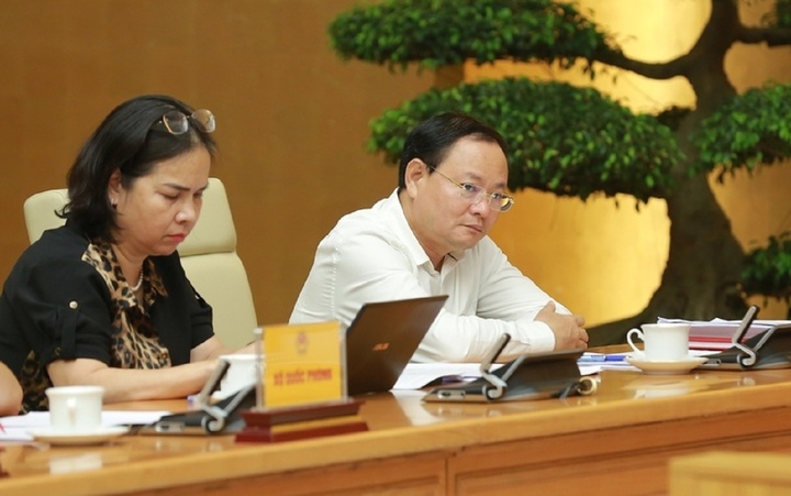 El viceministro de Recursos Naturales y Medio Ambiente, Le Minh Ngan, habla en la conferencia el 8 de octubre. (Foto: VGP)