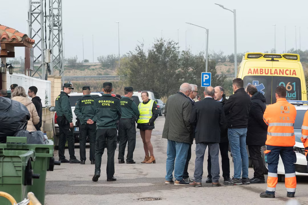 Dirigir el hospital de tuberculosis en España requiere al menos 10 personas. Diseño de imagen 1