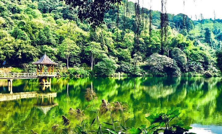Zona turística de Thien Son Suoi Nga. (Foto: JUSTFLY.VN)