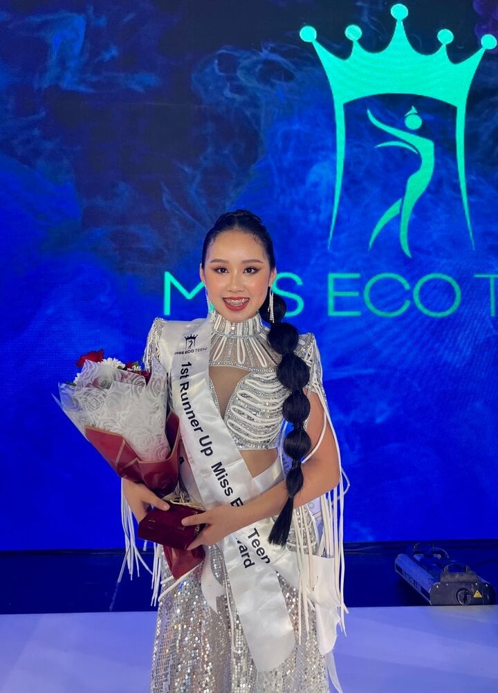 Anna Hoang won first runner-up.