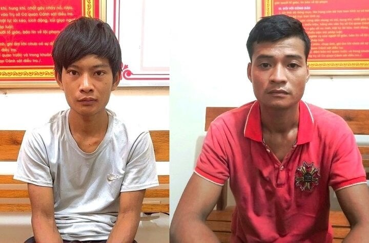 Luong Van Ky (left) and Lang Van Khoa were arrested by Quy Chau District Police (Nghe An).