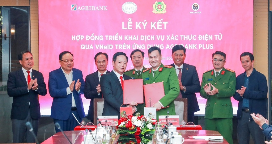 Agribank triển khai dịch vụ xác thực điện tử qua VNeID