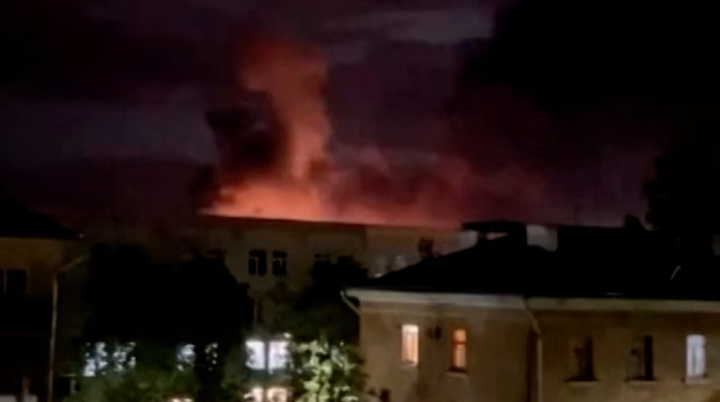Ucrania afirma que llevó a cabo el ataque con vehículos aéreos no tripulados desde el interior de Rusia.