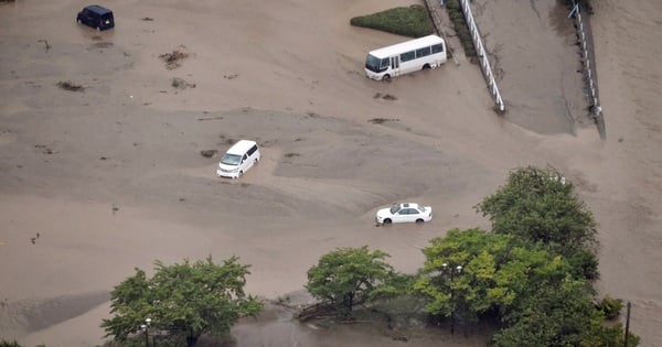 ฝนตกหนักเป็นประวัติการณ์ในญี่ปุ่น สั่งอพยพนับหมื่นคน